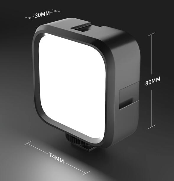 Small clip-on fill light for your smartphone - Image 2