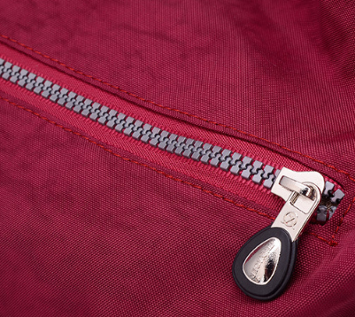 Nylon shoulder bag with zip and inner pockets, grape purple - Image 2