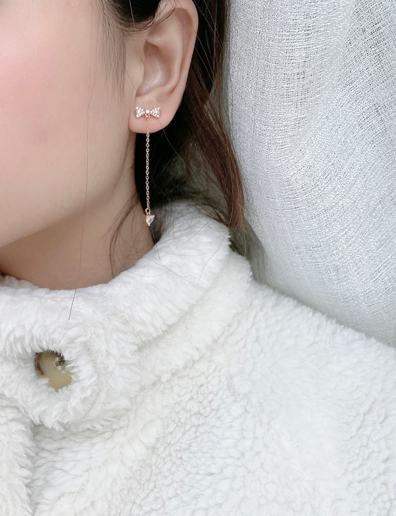 Clous d'oreilles en argent, nœud et pompon – Image 2
