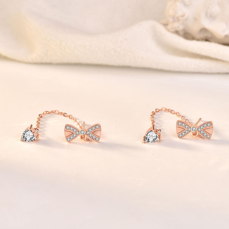 Clous d'oreilles en argent, nœud et pompon – Image 3