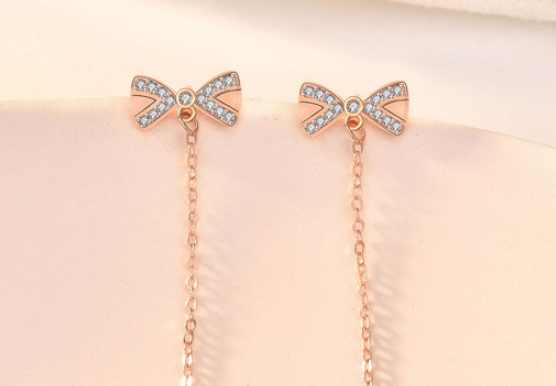 Clous d'oreilles en argent, nœud et pompon – Image 5