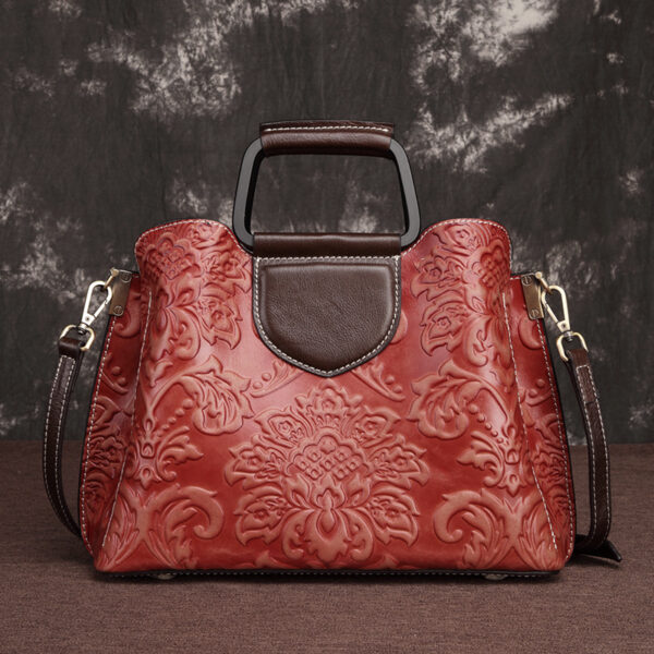 Leather handbag in doctor bag style, red