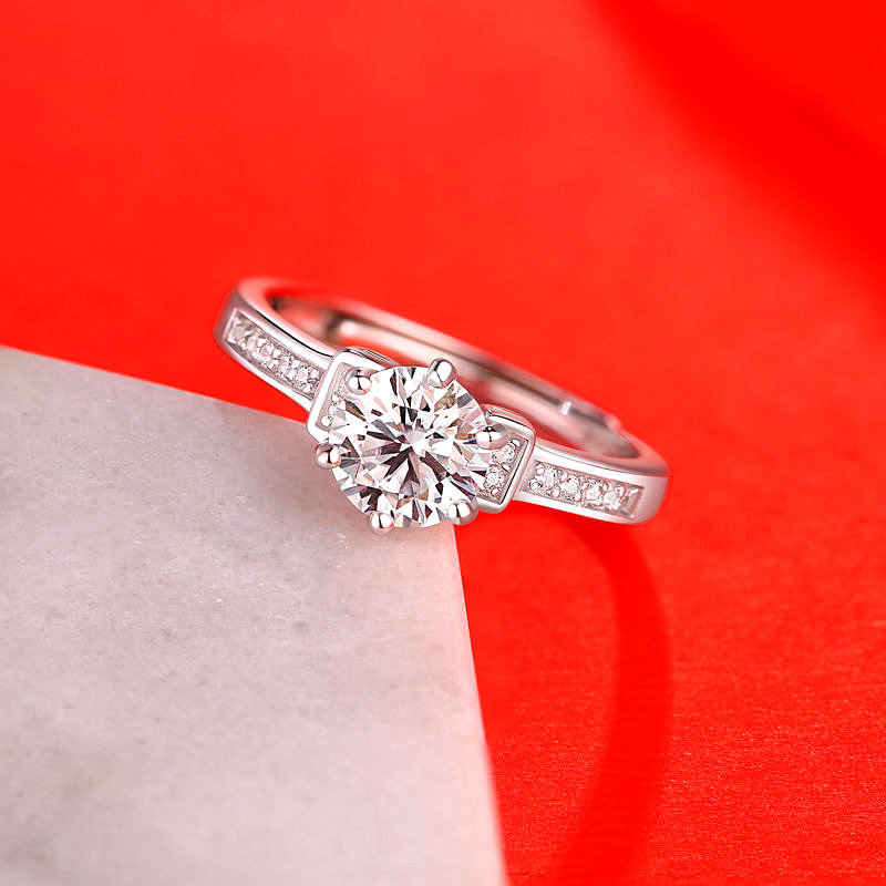 Anillo con piedra clara, modelo 9 - Imagen 8