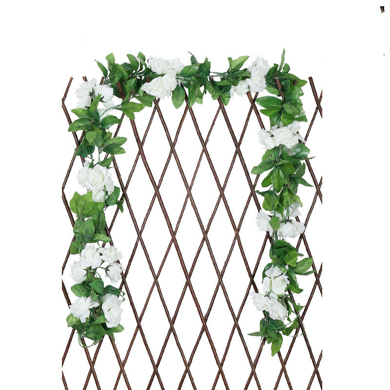 Girlande mit künstlichen Rosen, weiß