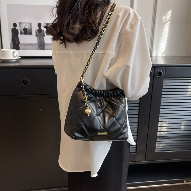 Small bucket bag with diamond quilting
