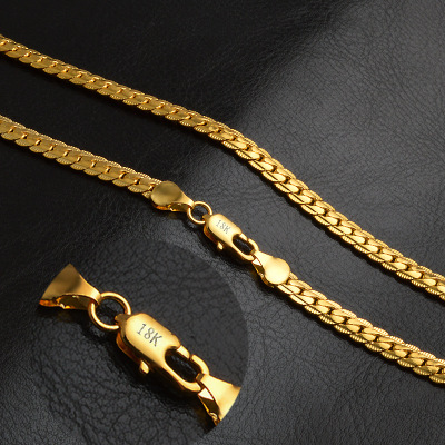 Collier plaqué or en cuivre