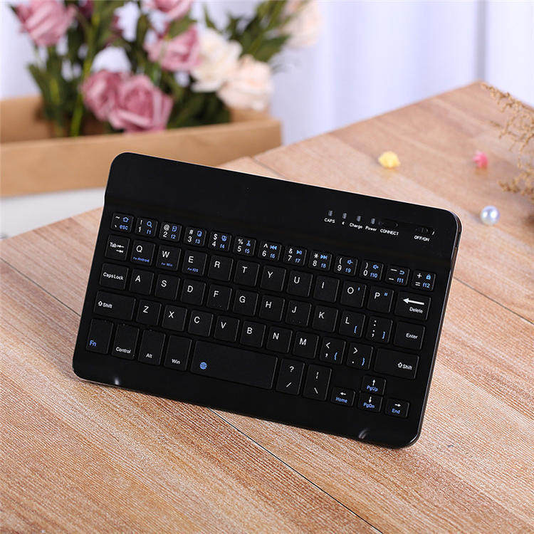 Slim wireless Bluetooth keyboard in white - Image 4
