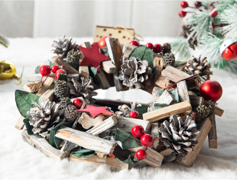 Weihnachtskranz in Silberton mit Holzbasis – Bild 4