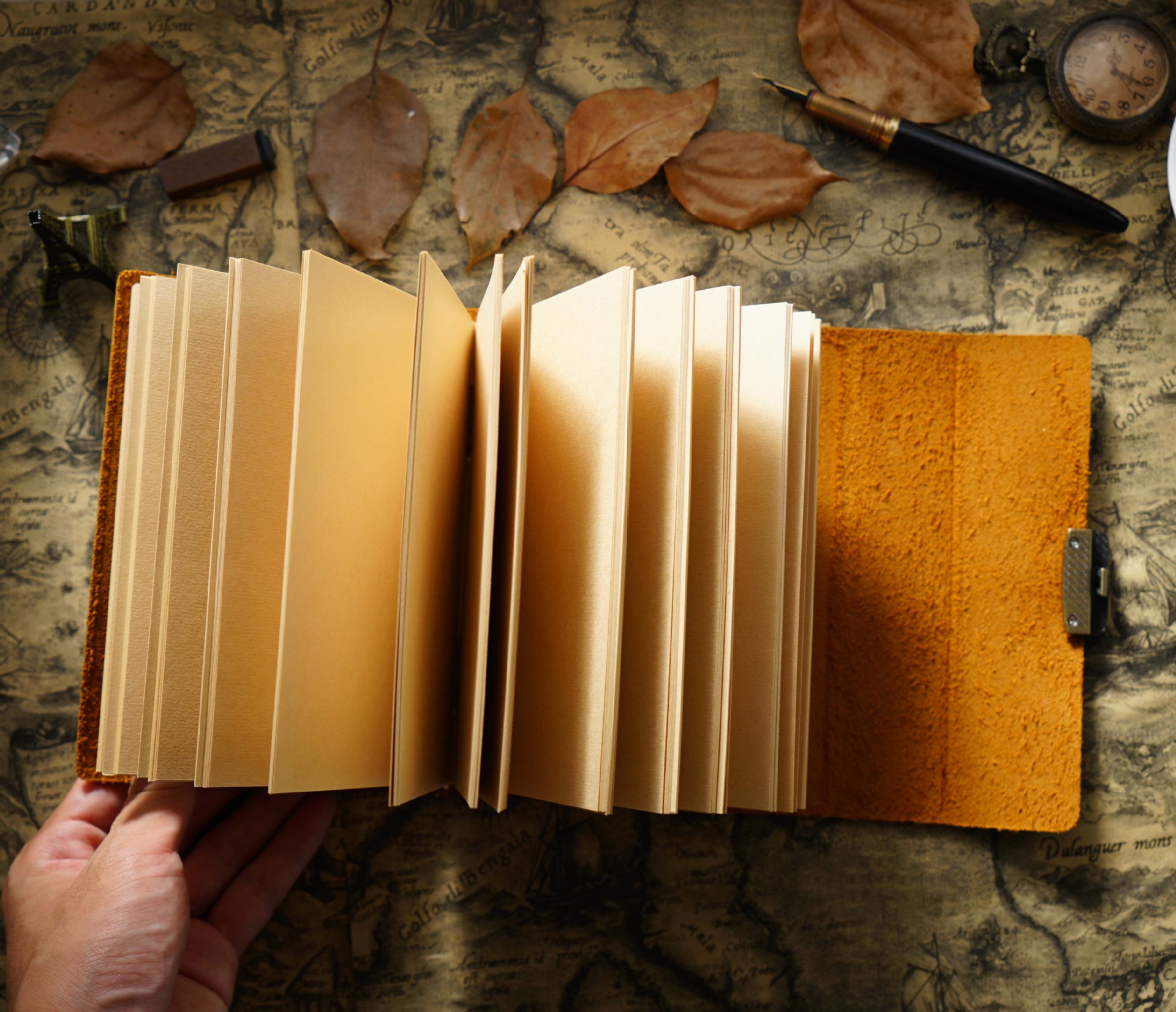 Vintage A6 notebook with cowhide leather cover, brown - Image 3