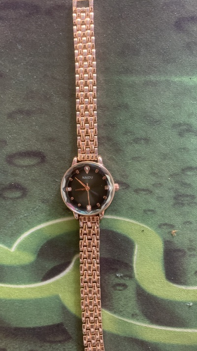 Women's watch with metal strap, red - Image 4