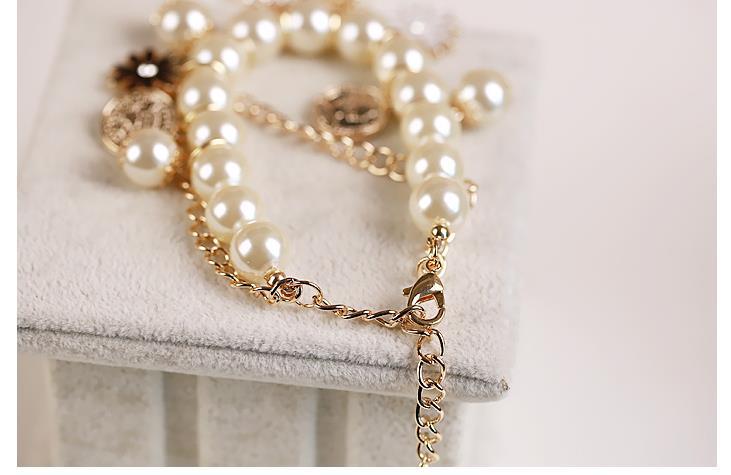 Bracelet de perles avec motif fleur, blanc – Image 4