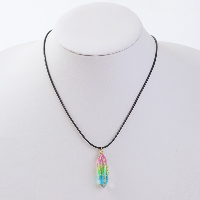 Collar con colgante geométrico de cristal transparente - Imagen 3
