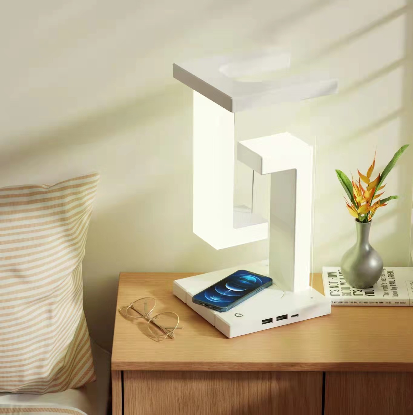 Magnetic floating table lamp, white - Image 4