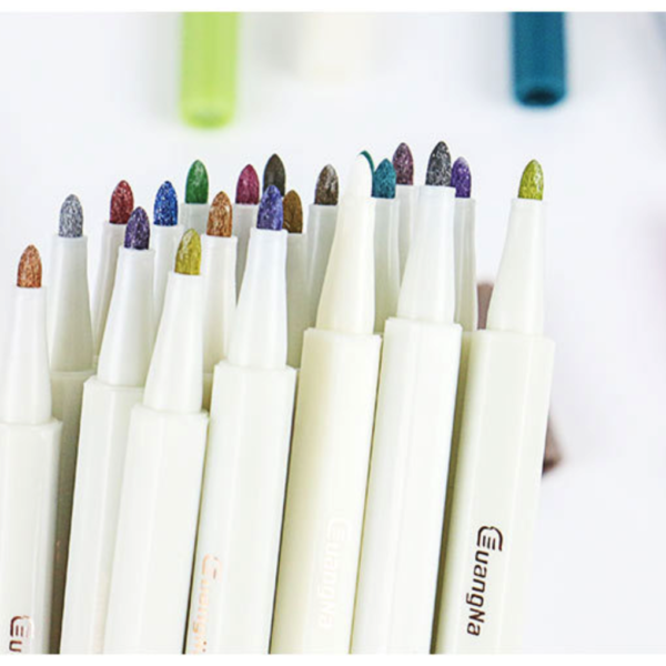 Verfstift met zilveren inkt