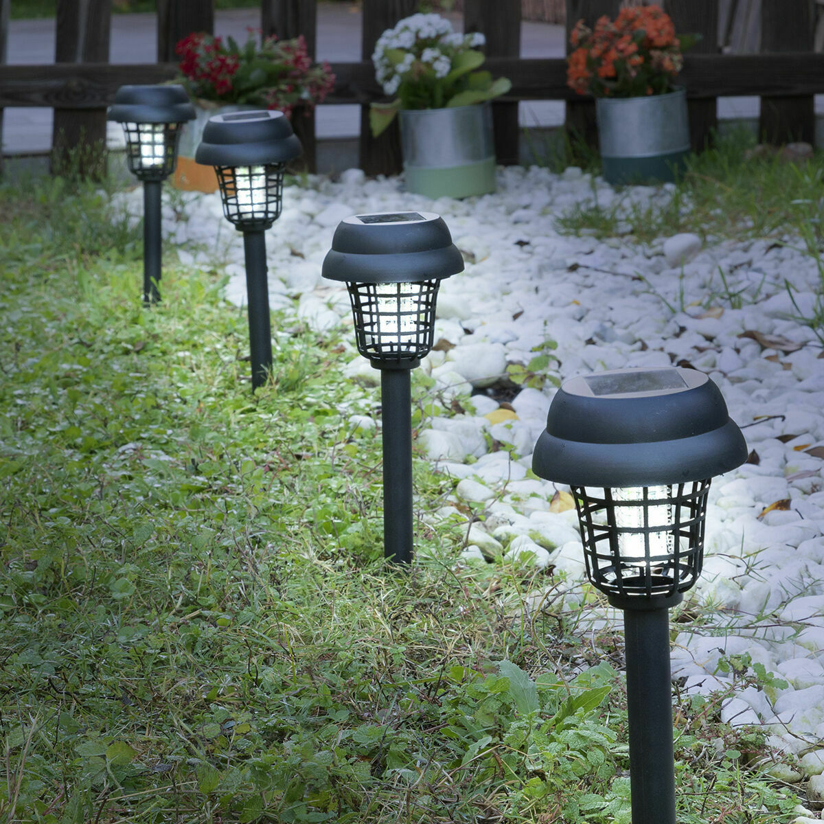 Muggendodende tuinlamp die werkt op zonne-energie InnovaGoods 4 Stuks - Afbeelding 7