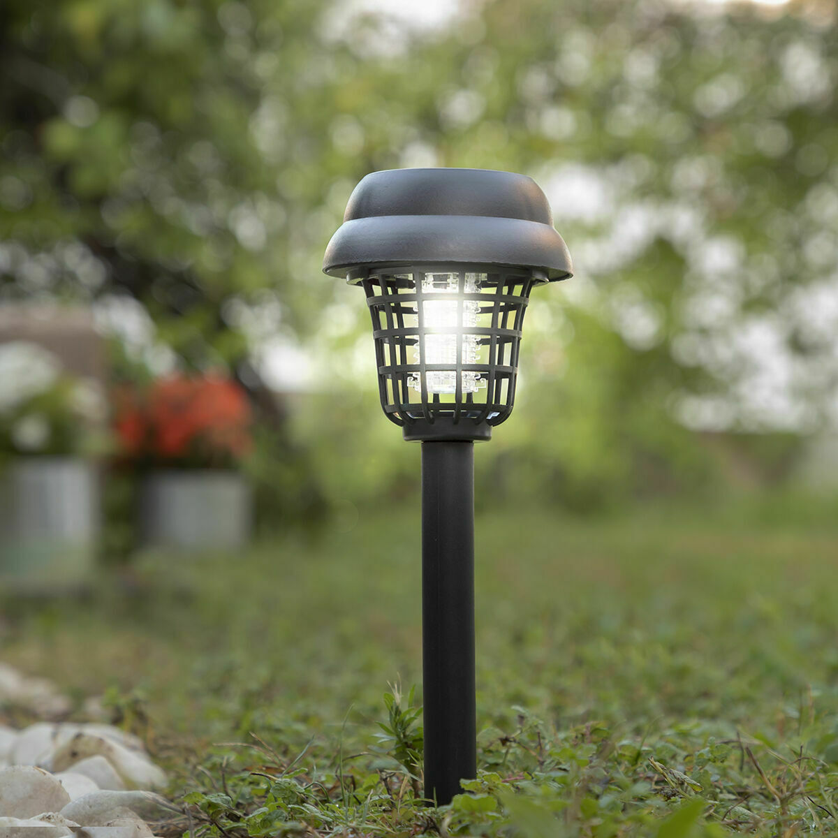Muggendodende tuinlamp die werkt op zonne-energie InnovaGoods 4 Stuks - Afbeelding 11