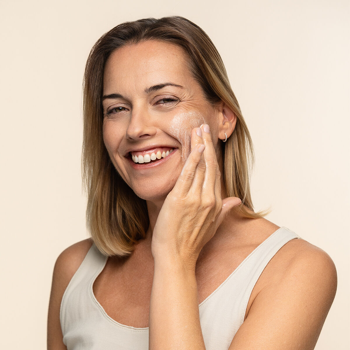 Set Gesichtsreinigungsgerät gegen Unreinheiten wiederaufladbar+Gesichtsreiniger Rice Joypure 200 ml InnovaGoods – Bild 7