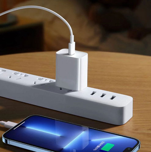 Chargeur rapide de 20 W avec câble, blanc – Image 3