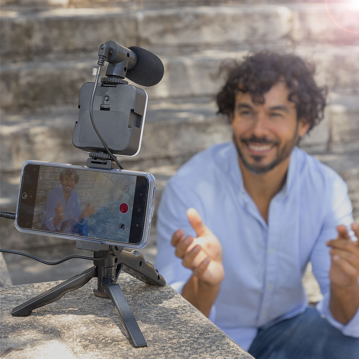 Kit Vlogging com Luz, Microfone e Comando Plodni InnovaGoods 6 Peças - Image 6