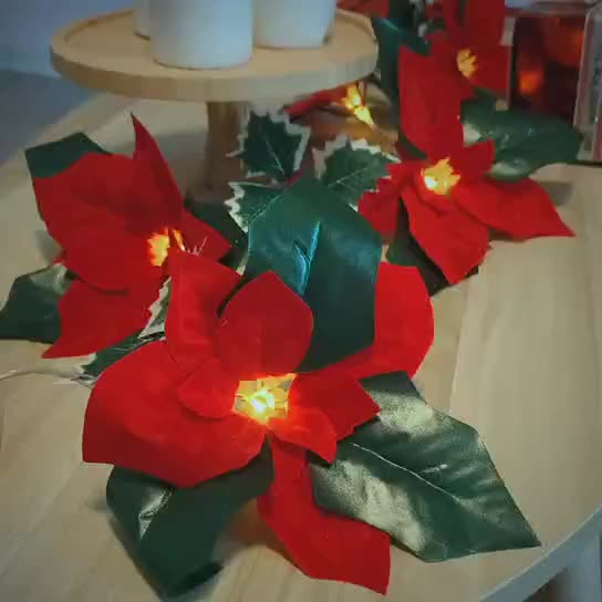 Guirlande de Noël avec fleurs et baies rouges – Image 7