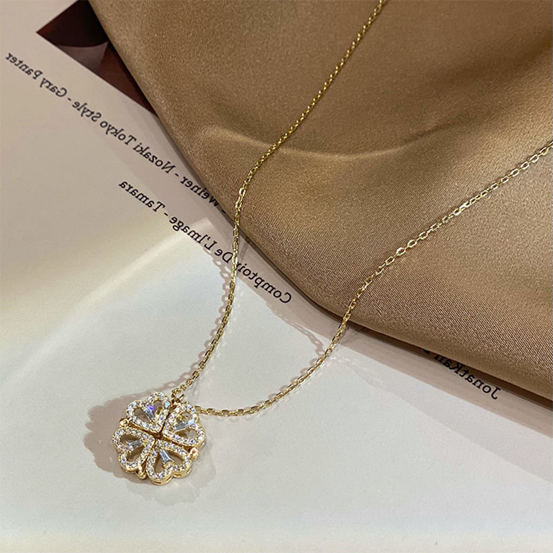 Collar de corazones magnéticos en trébol, dorado