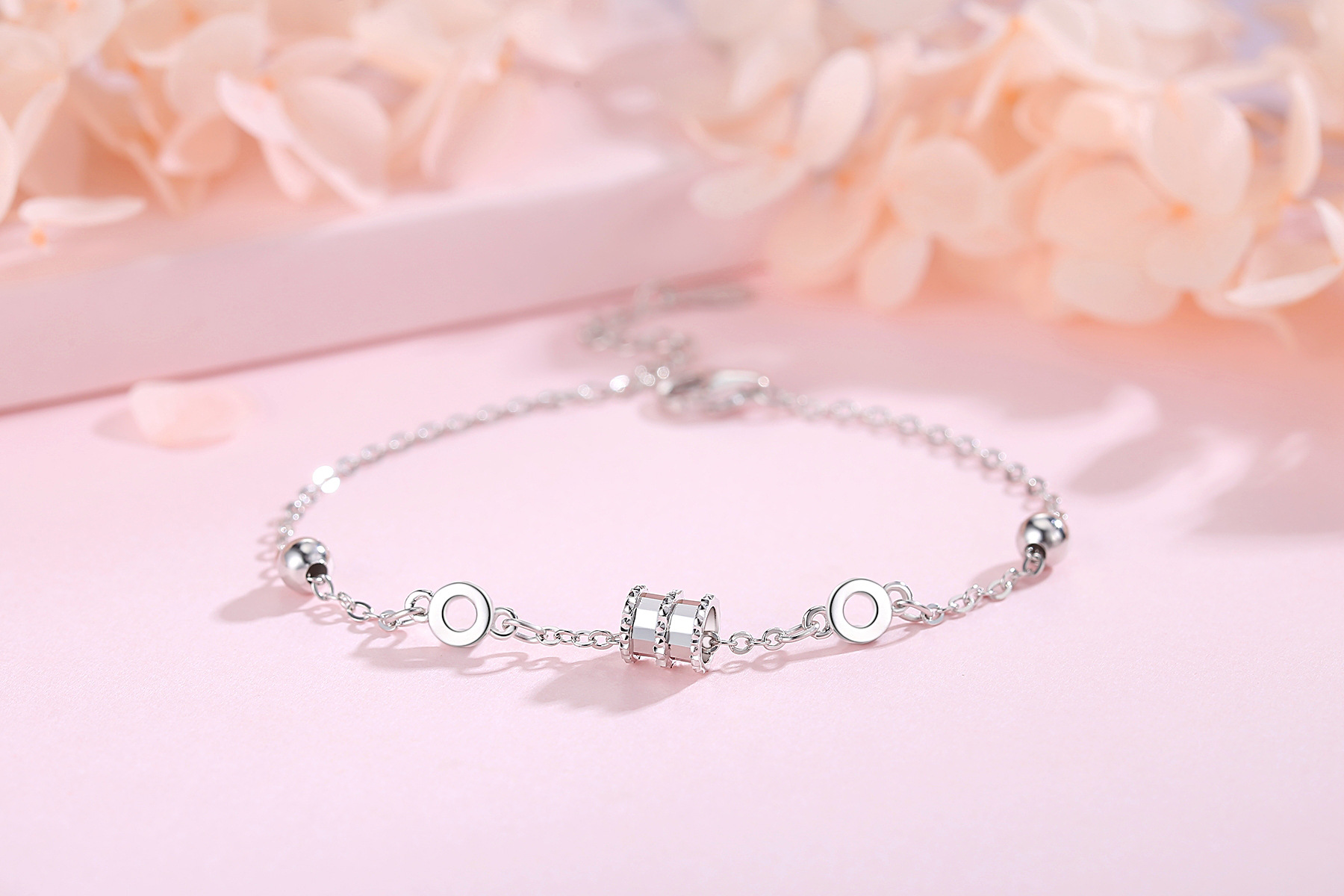 Feines Armband aus 925er Silber, weißgoldfarben