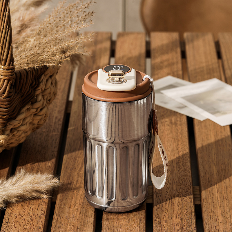 Insulated travel mug with temperature display, white - Image 7