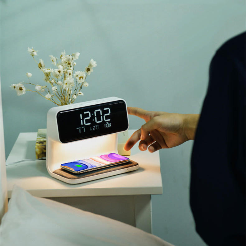 Lampe de chevet avec chargeur sans fil et réveil, blanche – Image 8