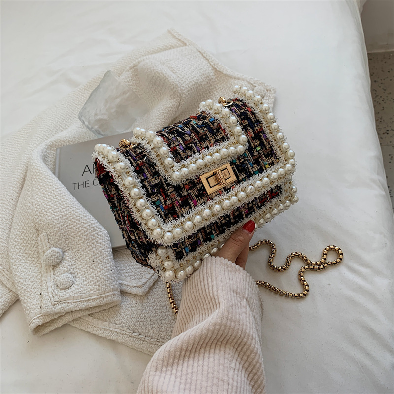 Small shoulder bag with chain, white - Image 6